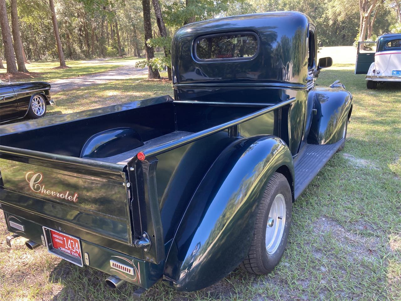 Chevrolet-12-ton-pickup-1942-Green-White-4