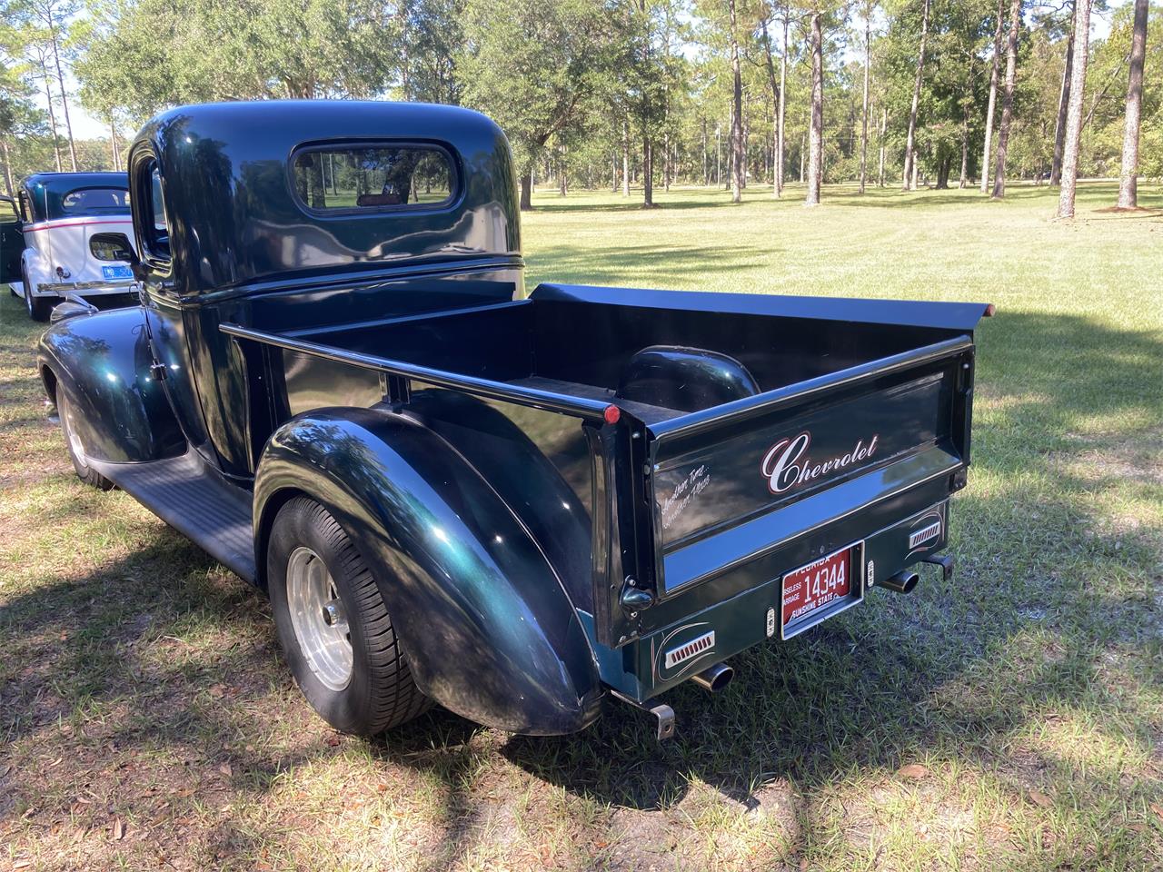 Chevrolet-12-ton-pickup-1942-Green-White-5