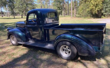 Chevrolet-12-ton-pickup-1942-Green-White-6