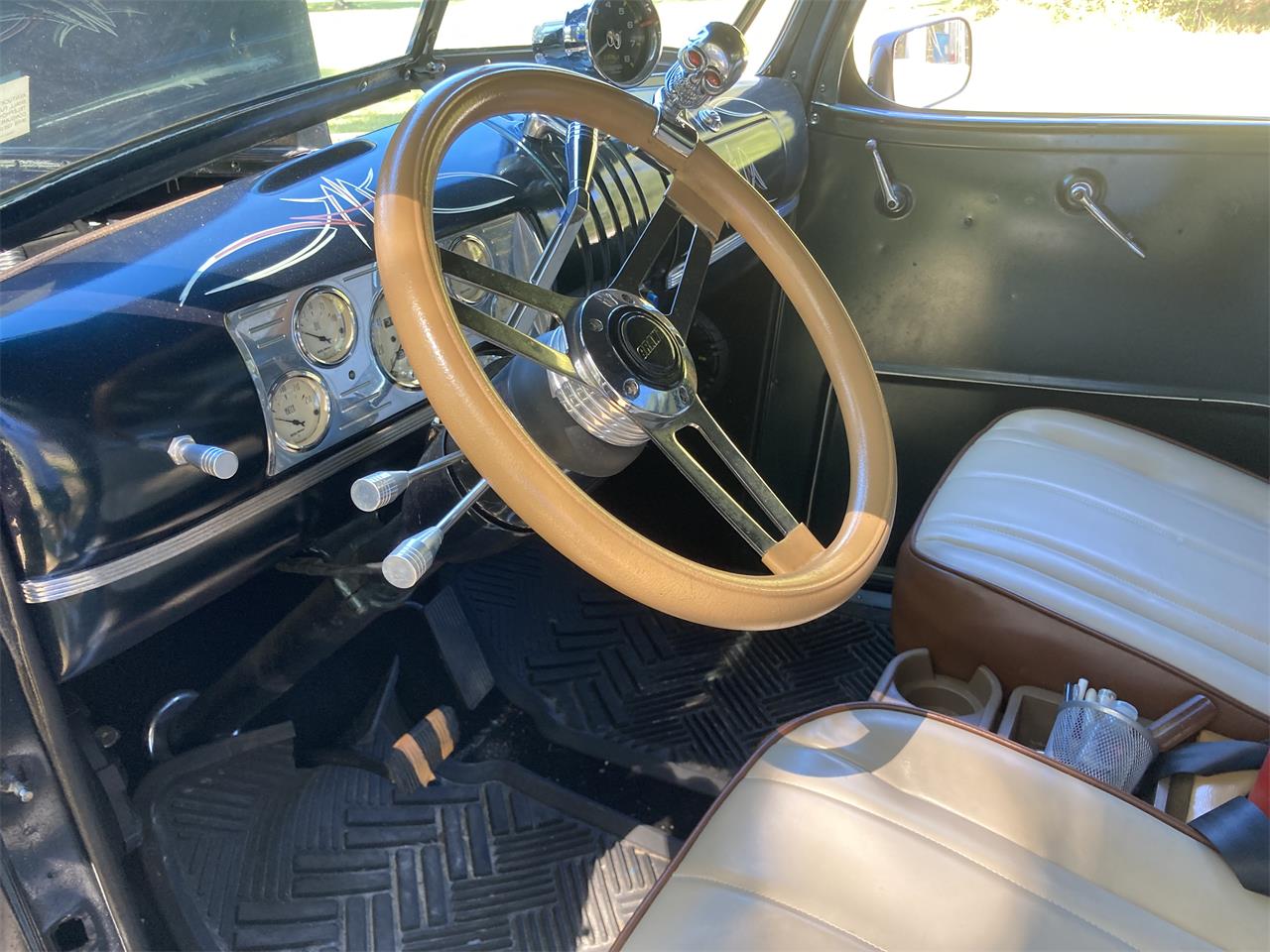 Chevrolet-12-ton-pickup-1942-Green-White-8