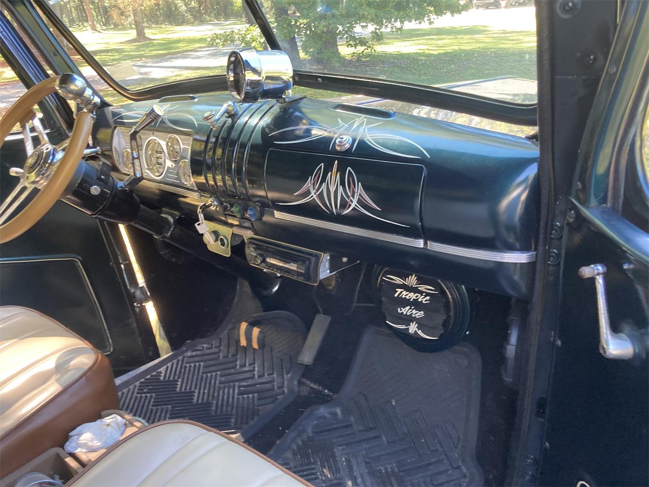 Chevrolet-12-ton-pickup-1942-Green-White-9