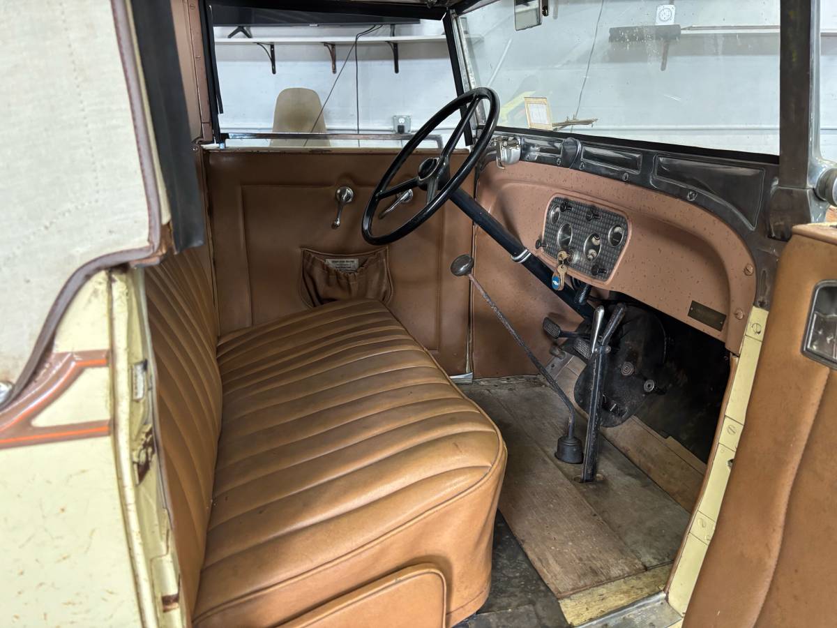 Chevrolet-1931-yellow-1