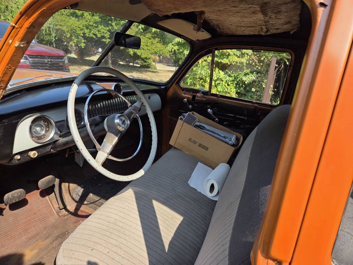 Chevrolet-1951-orange-4