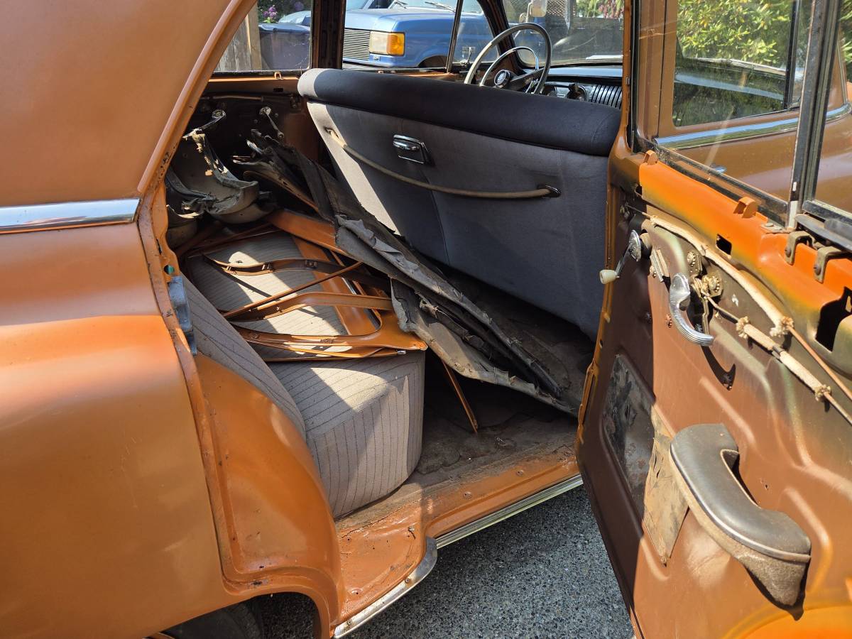 Chevrolet-1951-orange-8