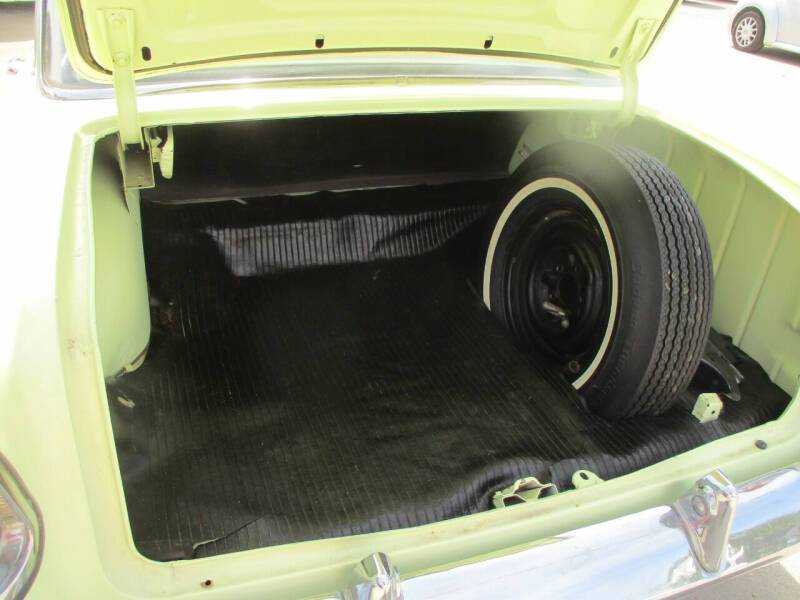 Chevrolet-1956-green-19