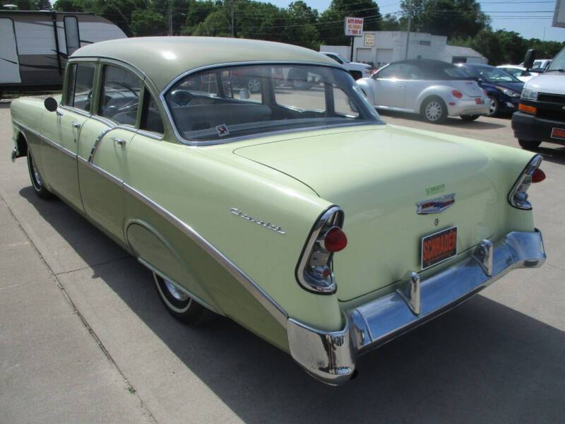 Chevrolet-1956-green-21