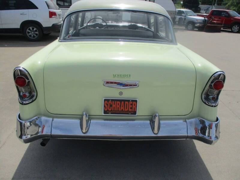 Chevrolet-1956-green-7