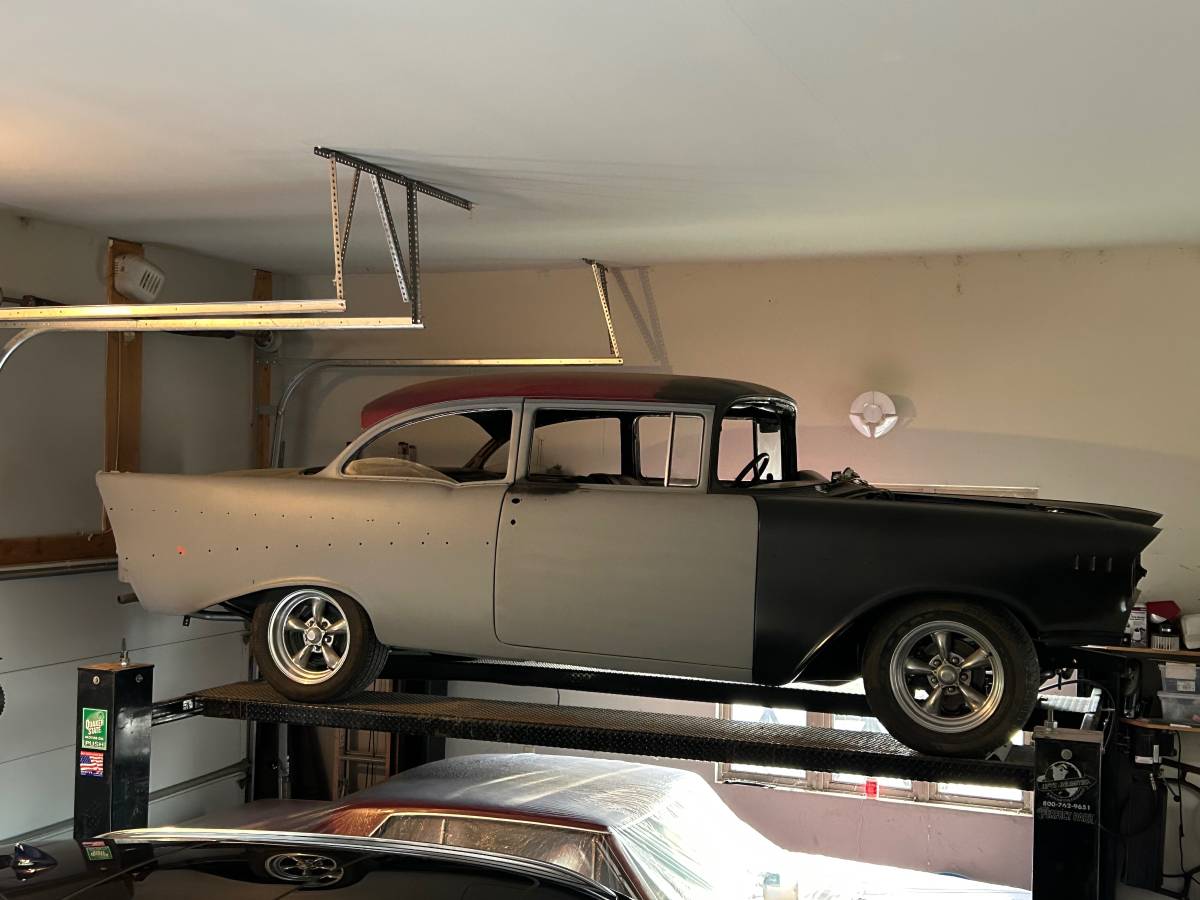 Chevrolet-1957-grey