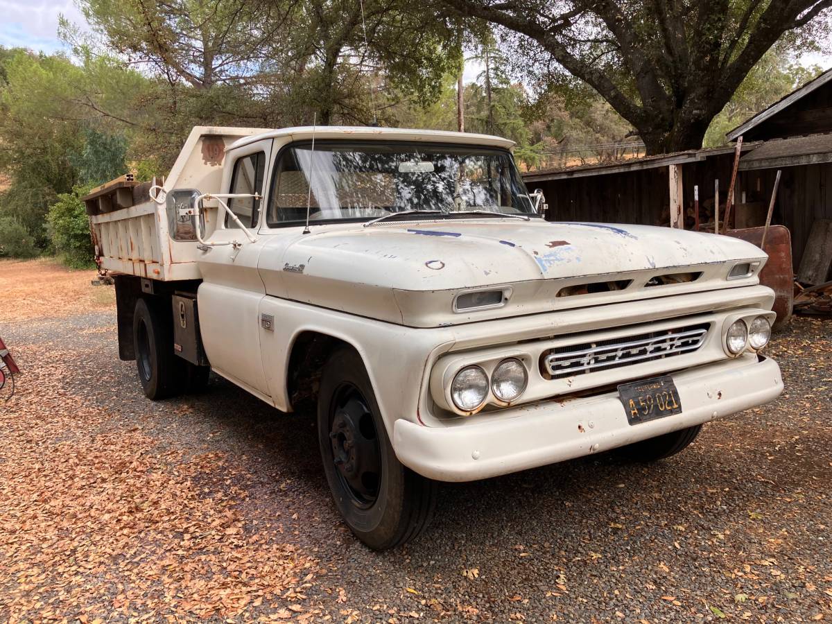 Chevrolet-1961-white