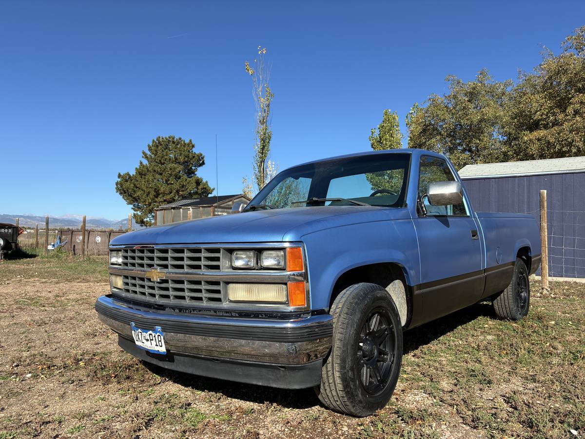 Chevrolet-1988-blue-14