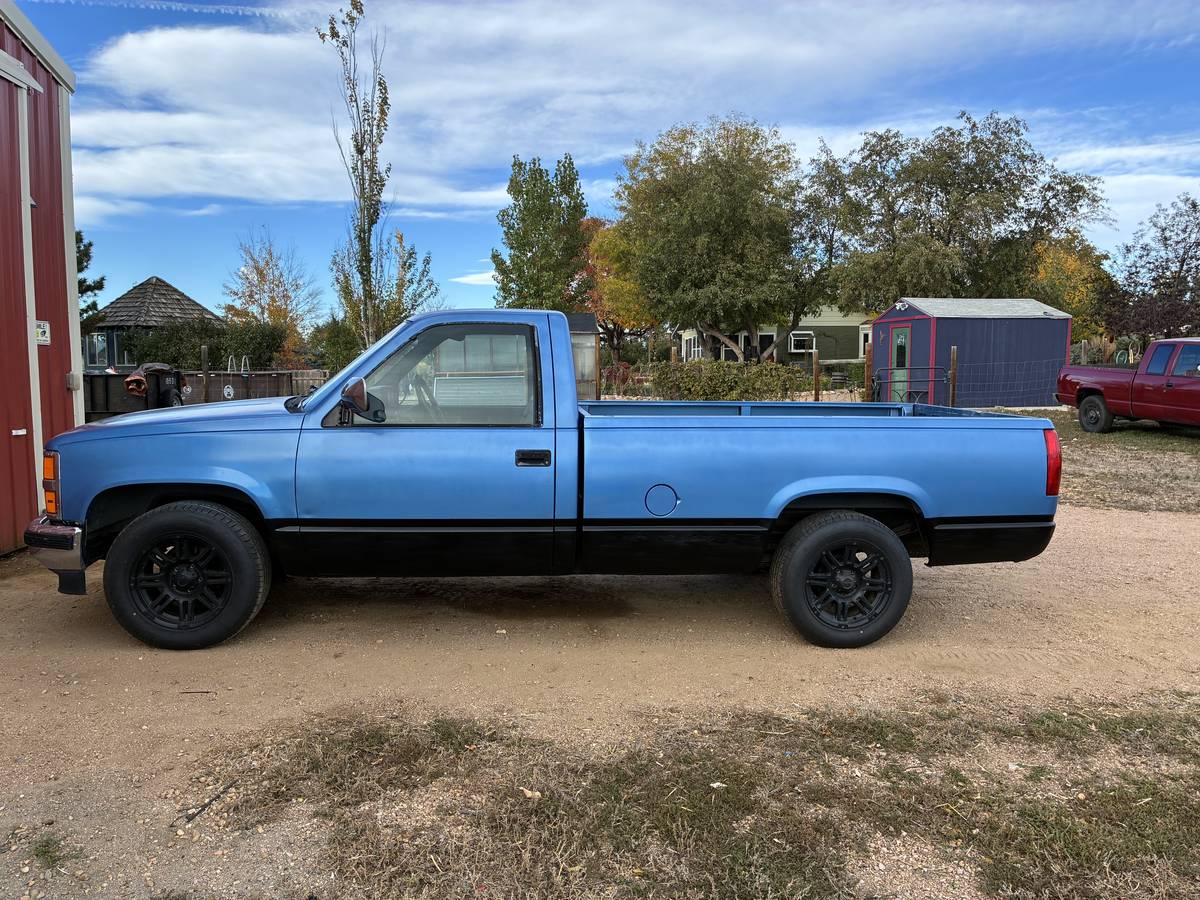 Chevrolet-1988-blue-15