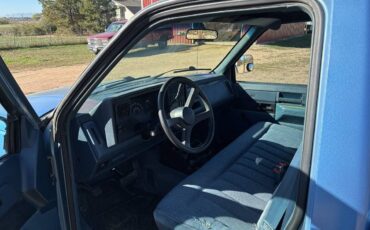 Chevrolet-1988-blue-16