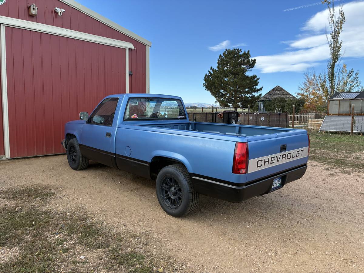 Chevrolet-1988-blue-2