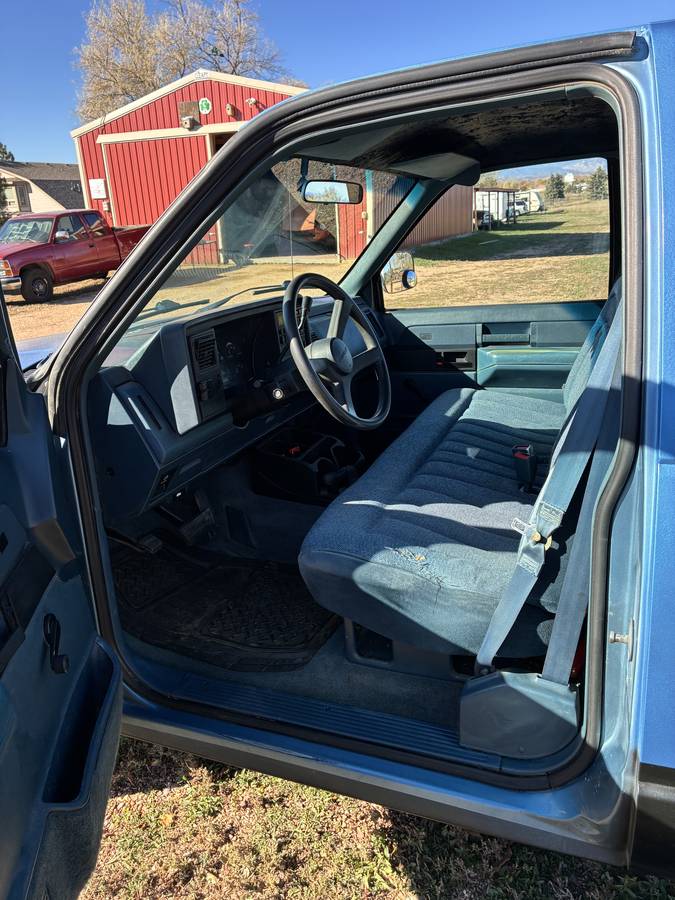 Chevrolet-1988-blue-4