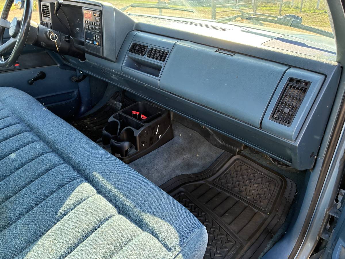 Chevrolet-1988-blue-5