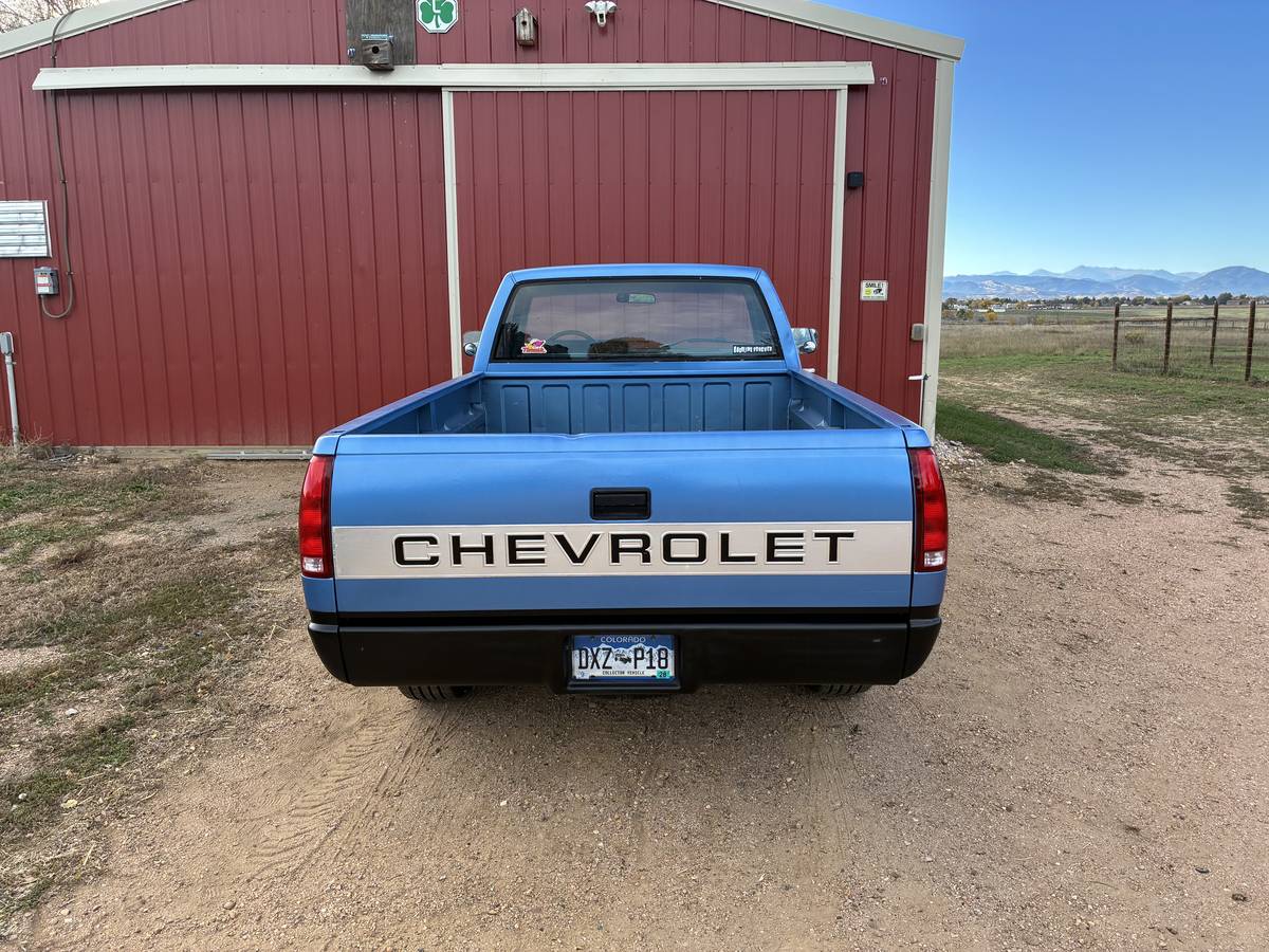 Chevrolet-1988-blue-7
