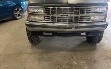 Chevrolet-1990-black