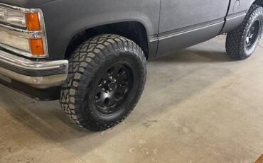 Chevrolet-1990-black-4