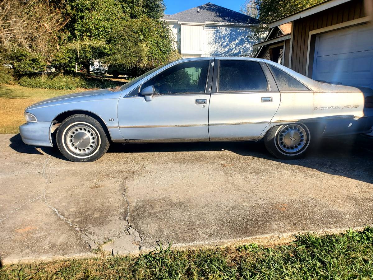 Chevrolet-1991-silver-7