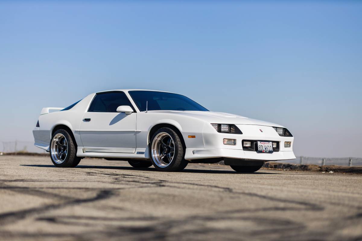 Chevrolet-1991-white-3