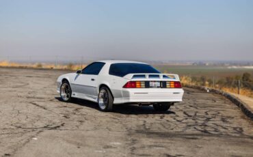 Chevrolet-1991-white-4
