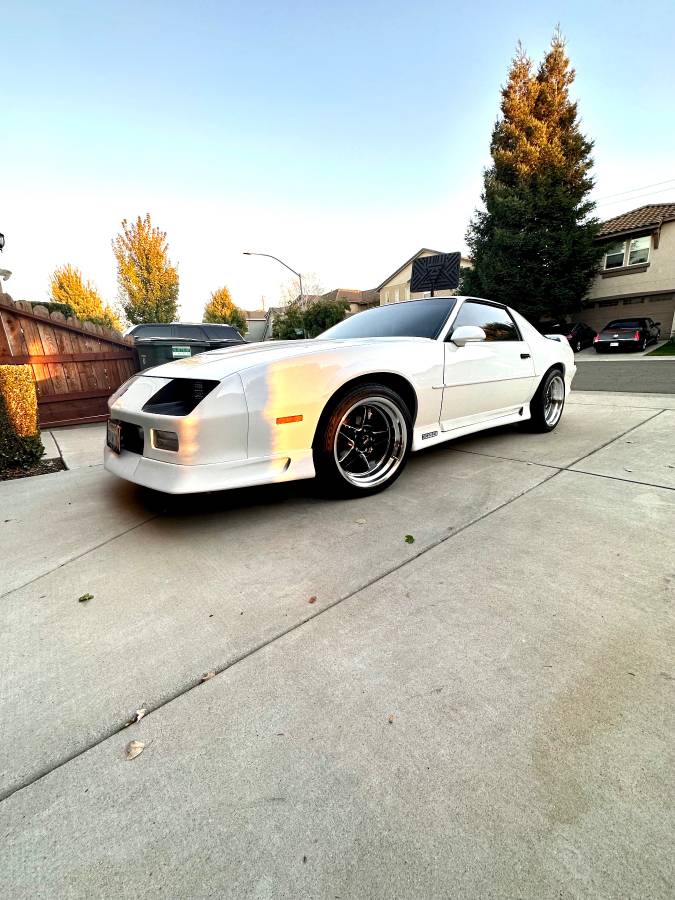 Chevrolet-1991-white-5
