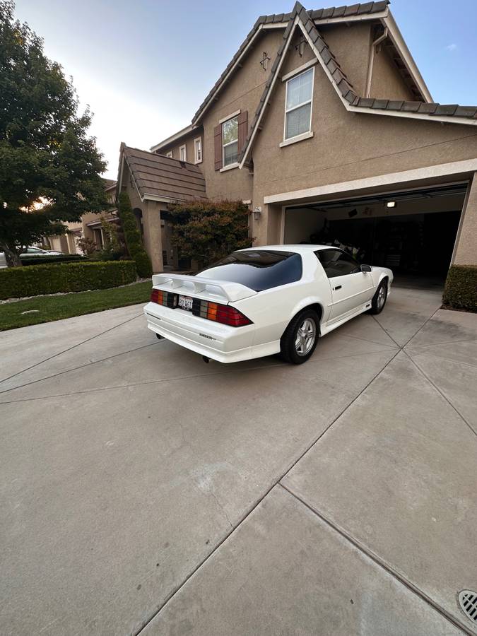 Chevrolet-1991-white-8