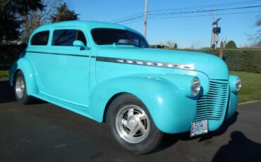 Chevrolet-2-door-sedan-1940-custom-1