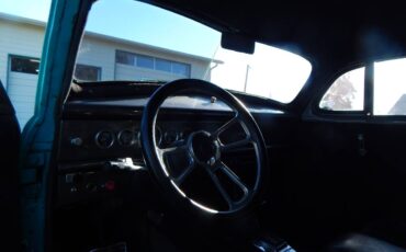 Chevrolet-2-door-sedan-1940-custom-2