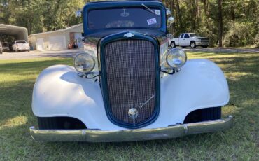 Chevrolet-2-dr-sedan-1935-White-Gray-1