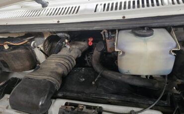 Chevrolet-20-cargo-van-1991-white-21