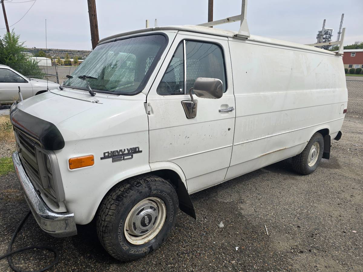 Chevrolet-20-cargo-van-1991-white-3