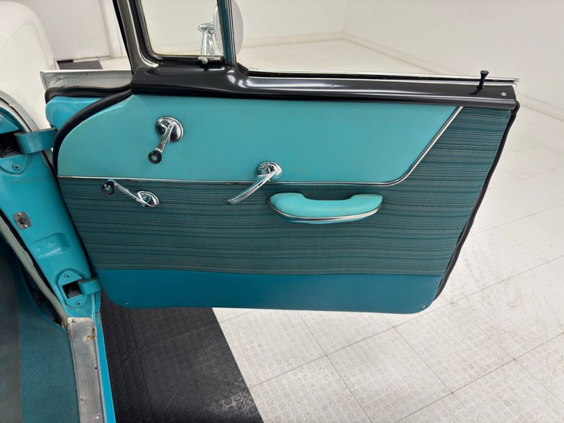 Chevrolet-210-1956-India-Ivory-Turquoise-10