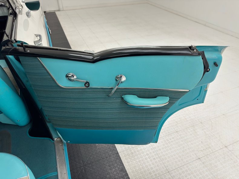 Chevrolet-210-1956-India-Ivory-Turquoise-11