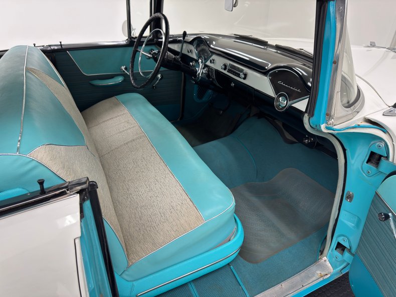 Chevrolet-210-1956-India-Ivory-Turquoise-16