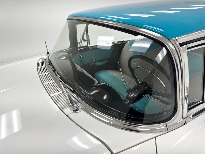 Chevrolet-210-1956-India-Ivory-Turquoise-28