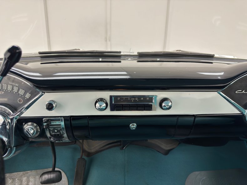 Chevrolet-210-1956-India-Ivory-Turquoise-45