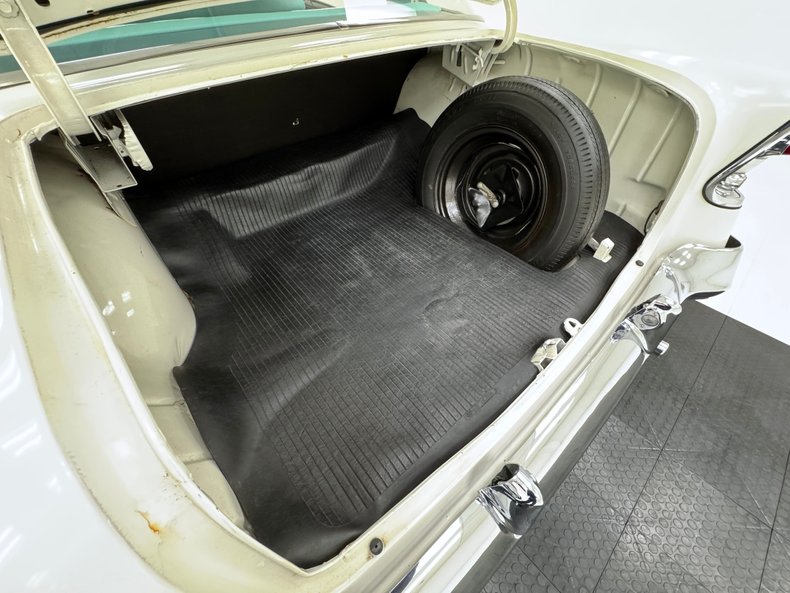 Chevrolet-210-1956-India-Ivory-Turquoise-49