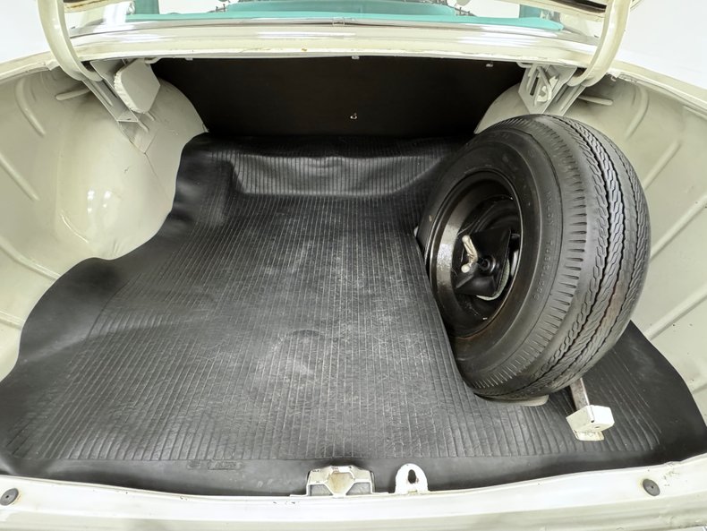 Chevrolet-210-1956-India-Ivory-Turquoise-8