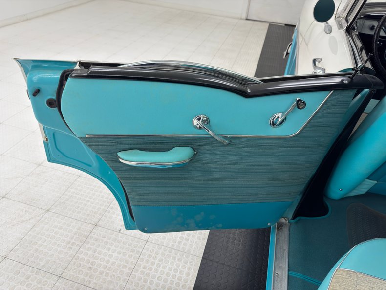 Chevrolet-210-1956-India-Ivory-Turquoise-9