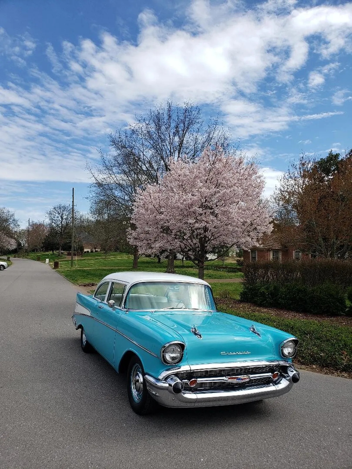 Chevrolet-210-1957-Turquoise-amp-White-Light-Blue-amp-White-13