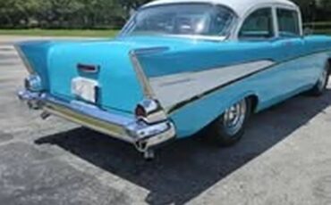 Chevrolet-210-1957-Turquoise-amp-White-Light-Blue-amp-White-17