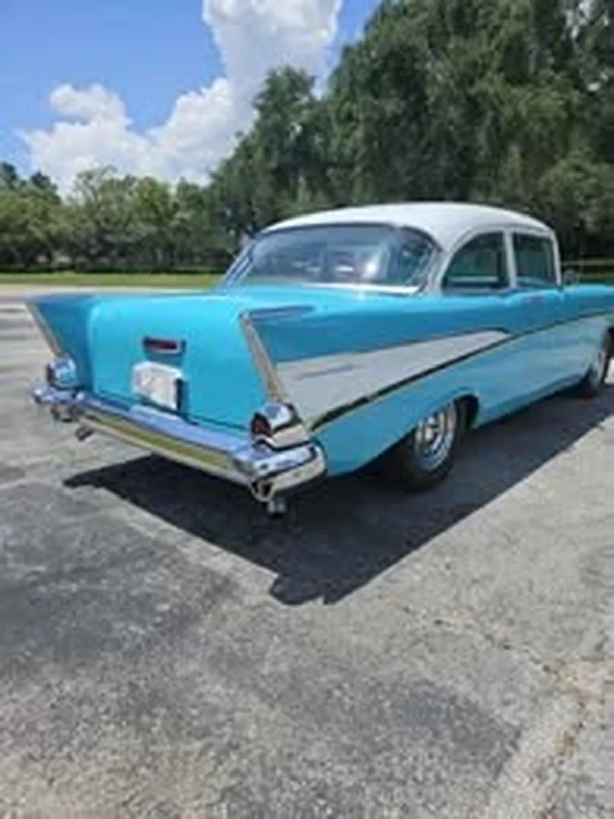 Chevrolet-210-1957-Turquoise-amp-White-Light-Blue-amp-White-17
