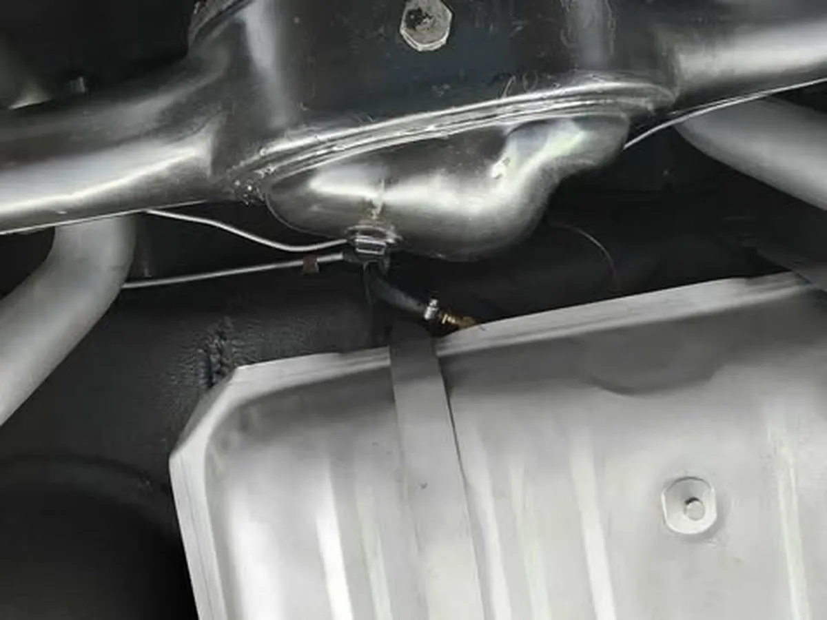 Chevrolet-210-1957-Turquoise-amp-White-Light-Blue-amp-White-2