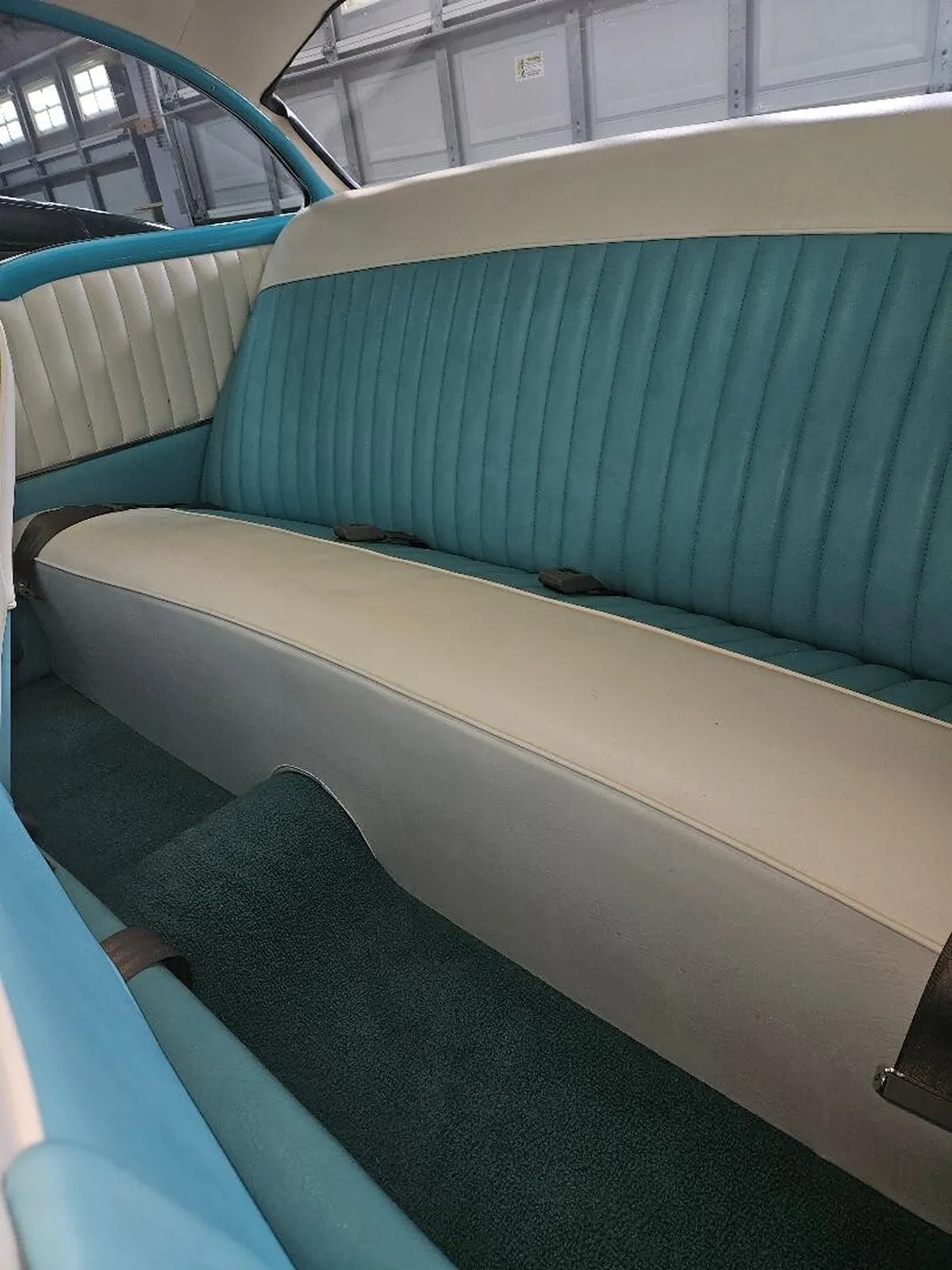 Chevrolet-210-1957-Turquoise-amp-White-Light-Blue-amp-White-8