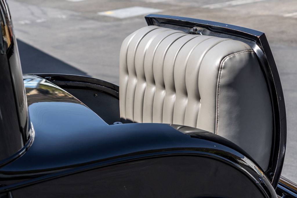 Chevrolet-3-window-coupe-1931-14