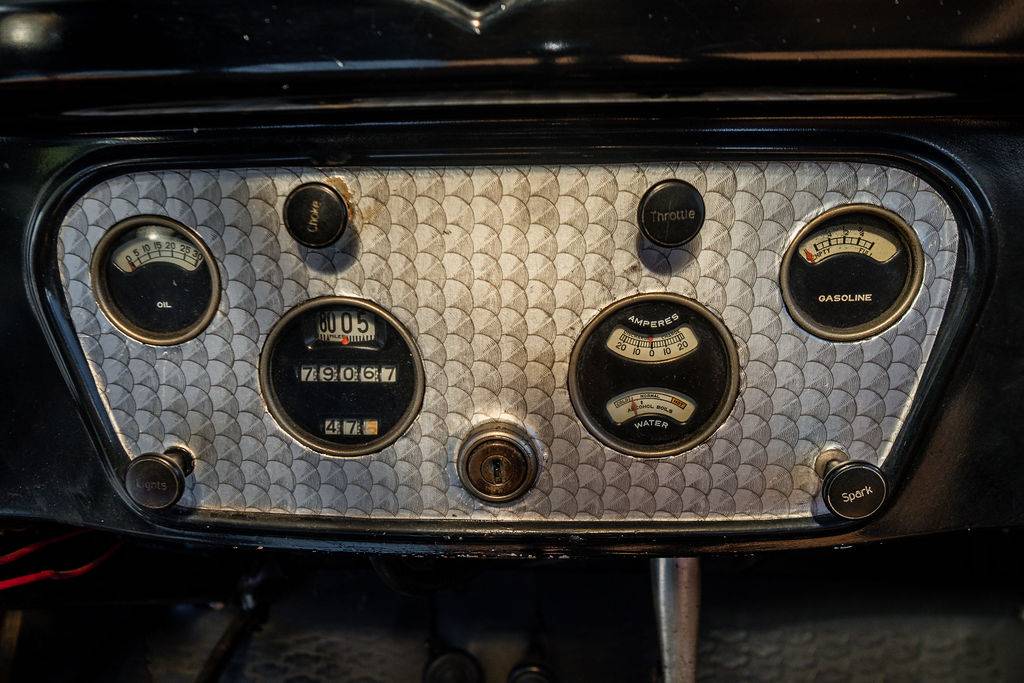 Chevrolet-3-window-coupe-1931-8