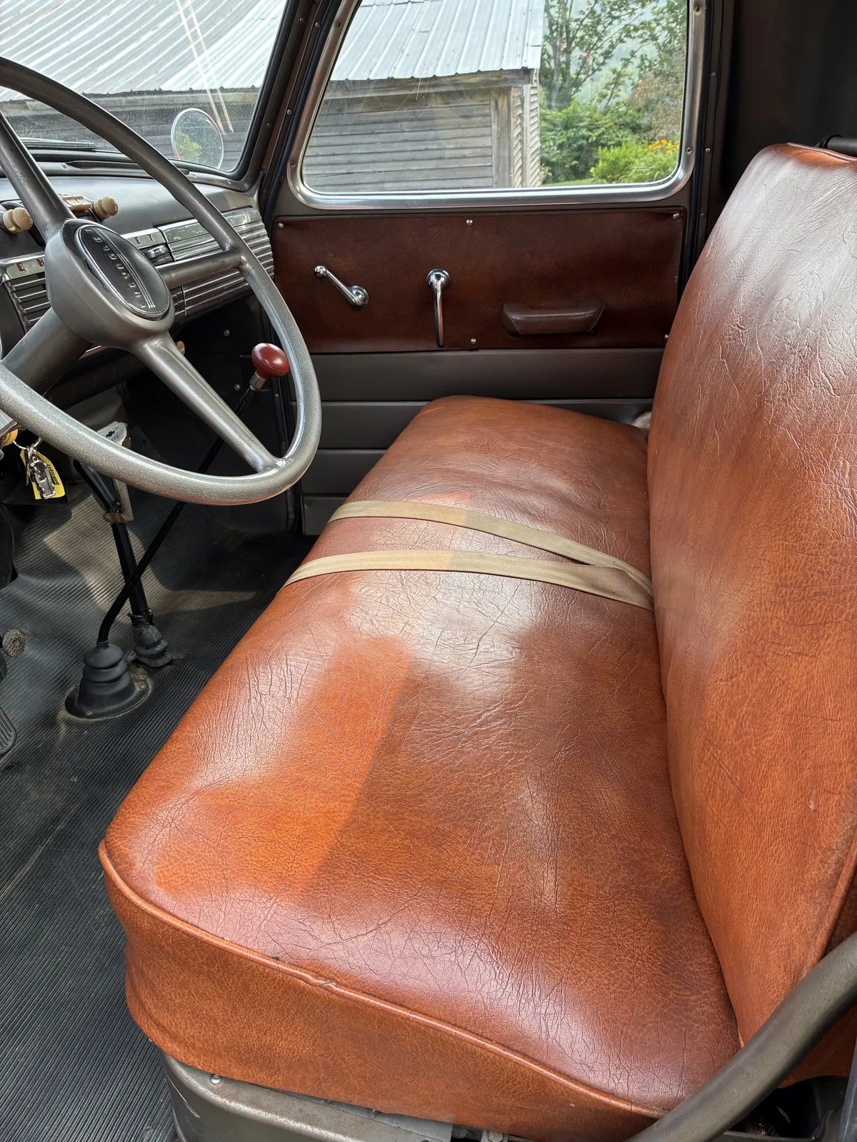 Chevrolet-3100-1947-Red-Brown-2