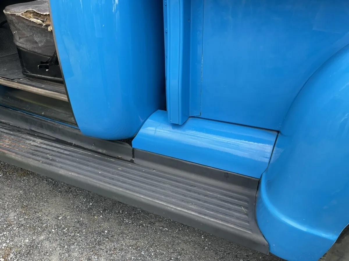 Chevrolet-3100-1950-Blue-Original-Brown-15