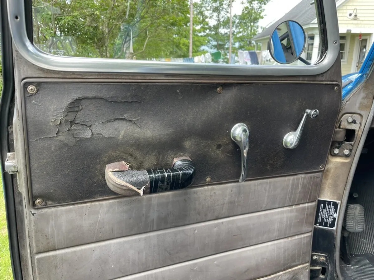 Chevrolet-3100-1950-Blue-Original-Brown-5